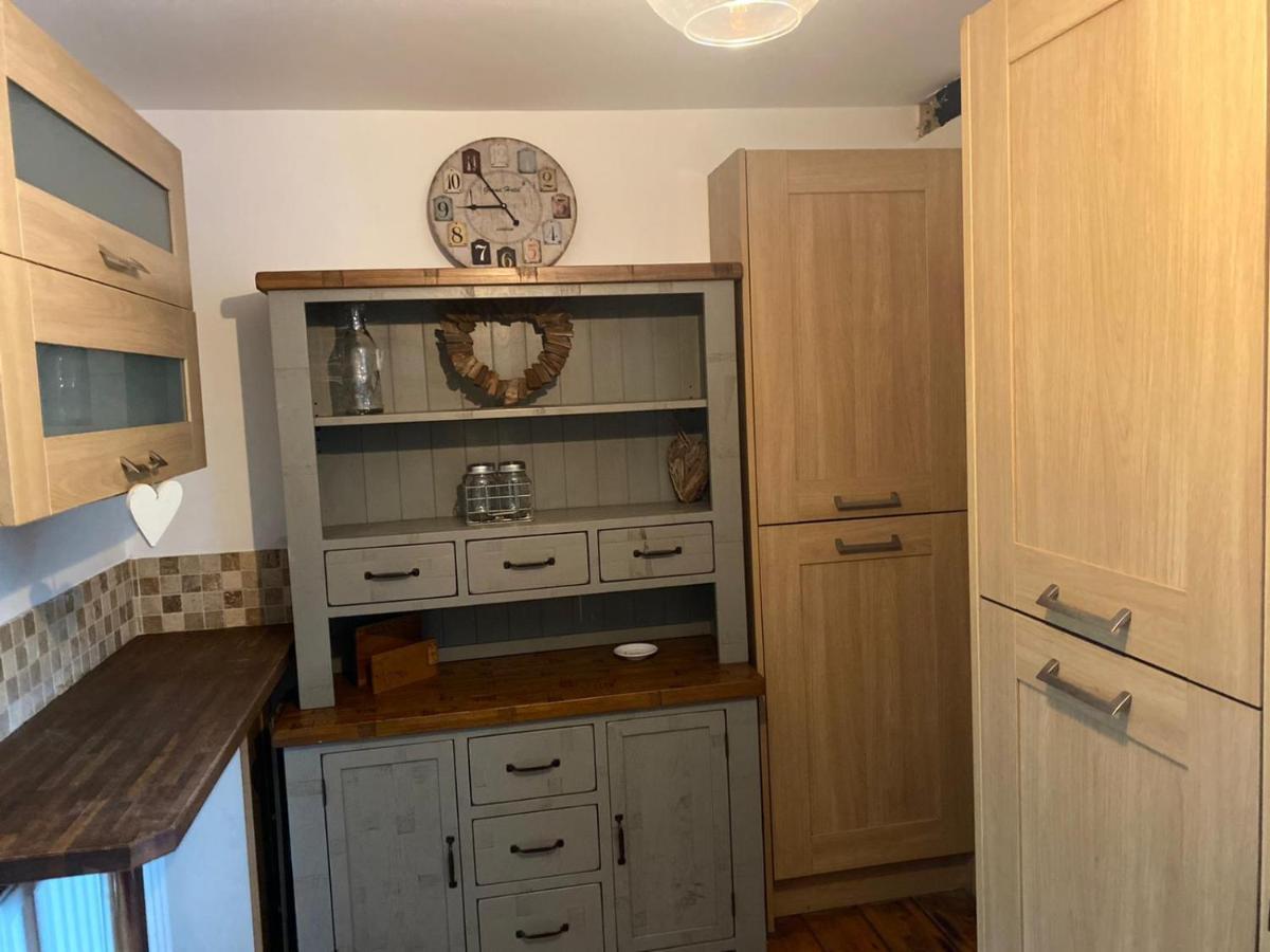 2-Bed Cottage In In Welsh Valley Nr Swansea Extérieur photo